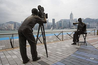 并非全部依赖电脑 苹果雇500名员工手动审查每份应用提交申请